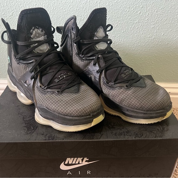 Nike Lebron XIX 19 "Black Green Glow" Mens
Basketball Shoes CZ0203-003 - Picture 6 of 6